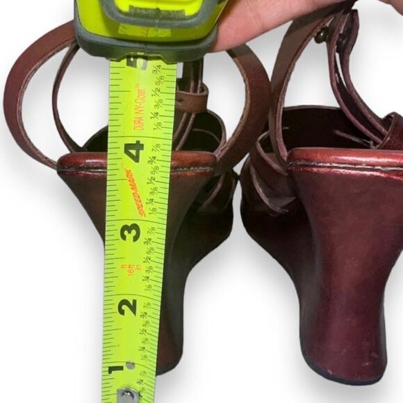 J. P. and Mattie Brown Leather Wedge Strappy Sandals Women's 6 - Picture 10 of 10